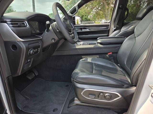 2024 Jeep Wagoneer Base