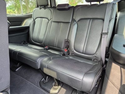 2024 Jeep Wagoneer Base