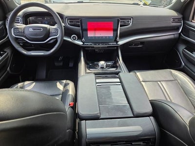 2024 Jeep Wagoneer Base