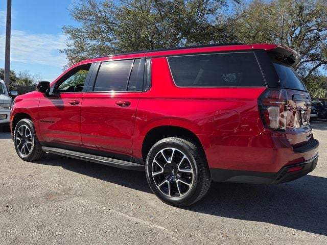 2023 Chevrolet Suburban RST