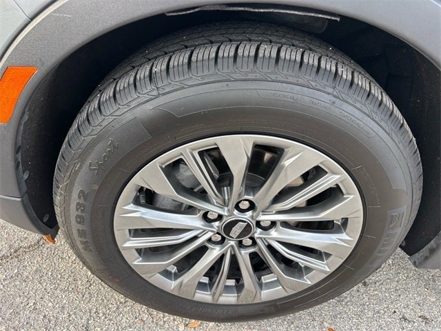 2025 Cadillac XT4 Premium Luxury