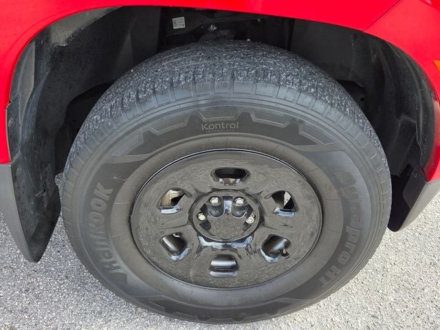 2023 Nissan Frontier S