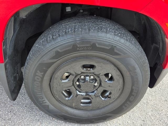 2023 Nissan Frontier S