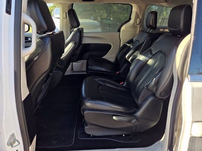 2023 Chrysler Pacifica Hybrid Touring L