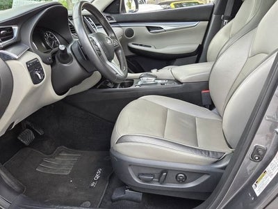 2023 INFINITI QX50 LUXE FWD