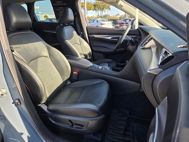 2023 INFINITI QX50 LUXE FWD