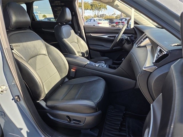 2023 INFINITI QX50 LUXE FWD