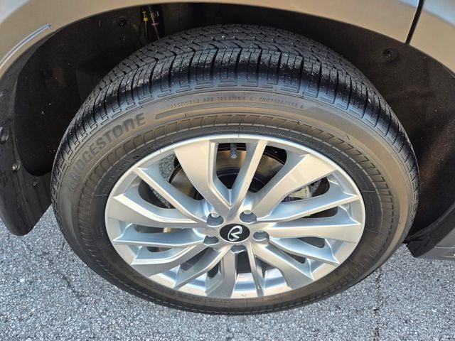 2023 INFINITI QX50 LUXE AWD