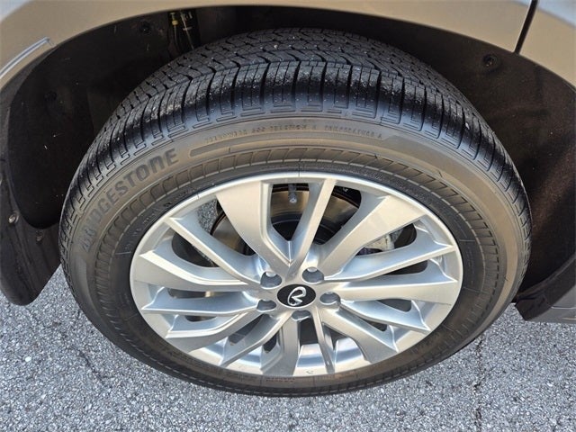 2023 INFINITI QX50 LUXE AWD