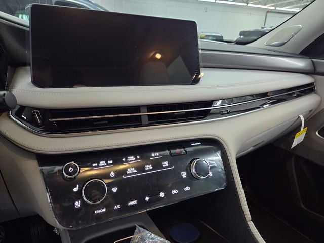 2027 INFINITI QX60 Luxe FWD