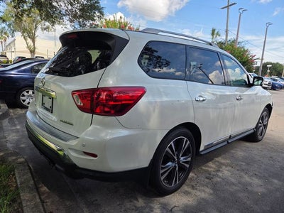 2017 Nissan Pathfinder Platinum