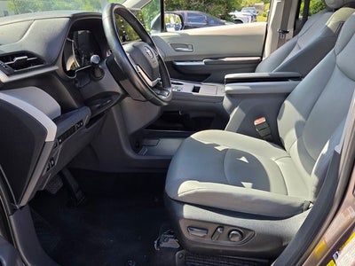 2023 Toyota Sienna XLE 8 Passenger