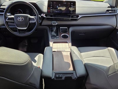 2023 Toyota Sienna XLE 8 Passenger