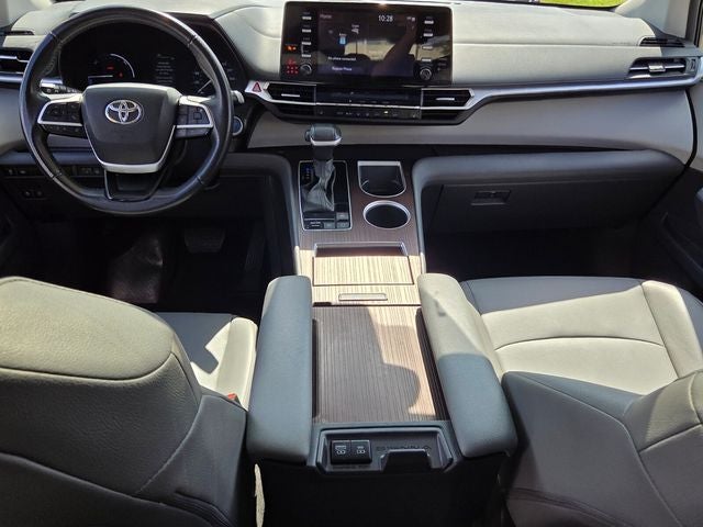 2023 Toyota Sienna XLE 8 Passenger