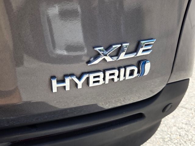 2023 Toyota Sienna XLE 8 Passenger