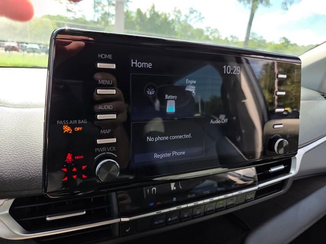 2023 Toyota Sienna XLE 8 Passenger