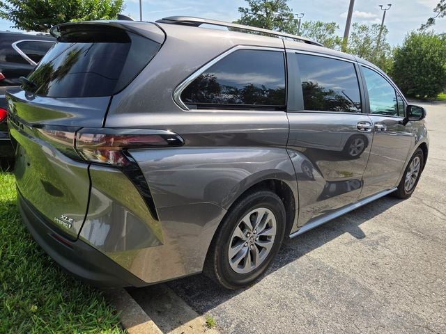2023 Toyota Sienna XLE 8 Passenger