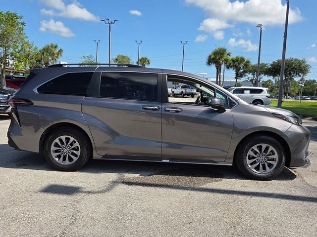 2023 Toyota Sienna XLE 8 Passenger