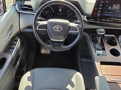 2023 Toyota Sienna XLE 8 Passenger