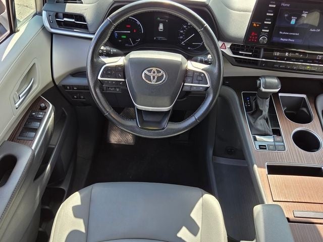 2023 Toyota Sienna XLE 8 Passenger