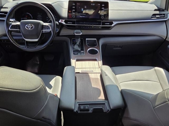2023 Toyota Sienna XLE 8 Passenger