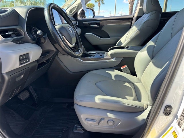 2022 Toyota Highlander Limited