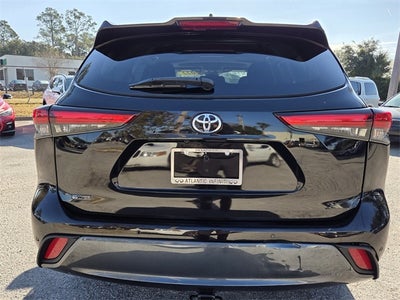 2022 Toyota Highlander Limited