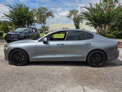2020 Volvo S60 T6 Momentum