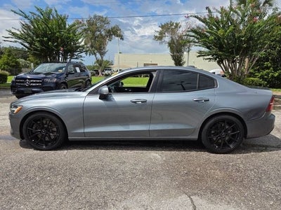 2020 Volvo S60 T6 Momentum