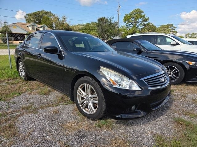 2015 INFINITI Q40 Base