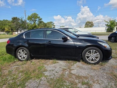 2015 INFINITI Q40 Base