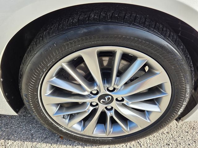 2023 INFINITI Q50 LUXE RWD