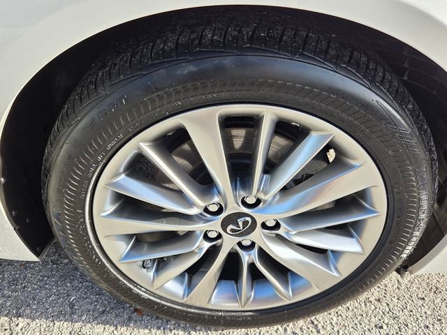 2023 INFINITI Q50 LUXE RWD