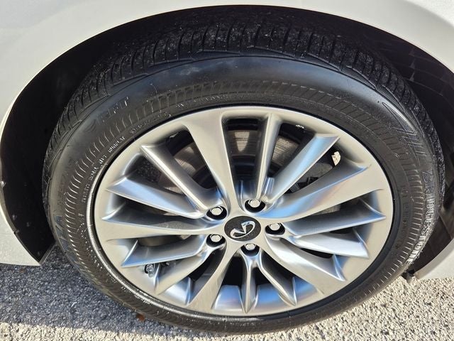 2023 INFINITI Q50 LUXE RWD