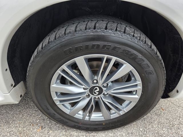 2023 INFINITI QX80 LUXE 4WD