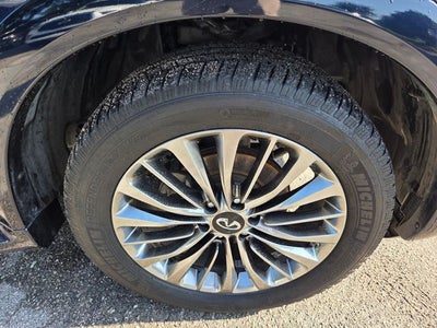 2019 INFINITI QX80 LUXE 4WD
