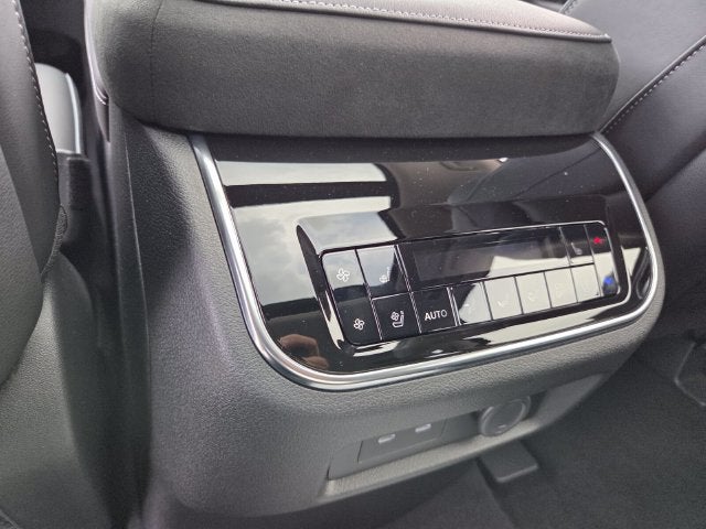 2027 INFINITI QX80 Luxe 2WD