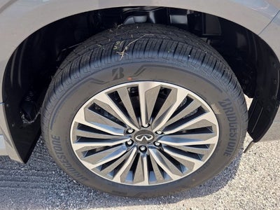 2027 INFINITI QX80 Luxe 2WD