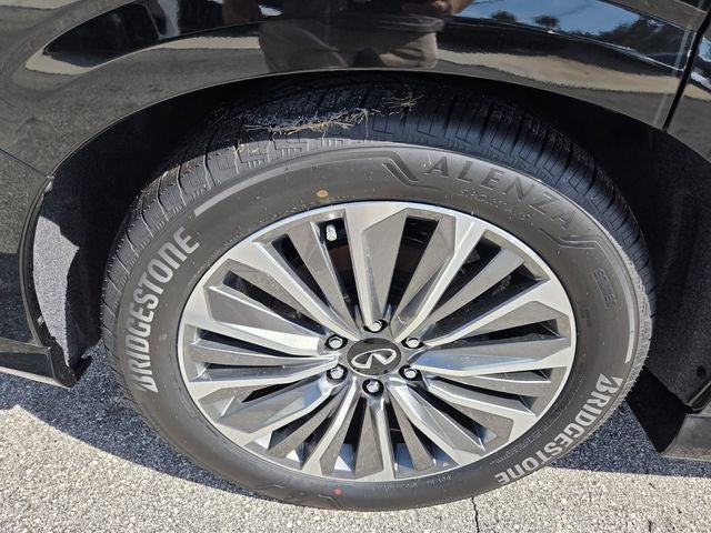 2027 INFINITI QX80 Luxe 2WD