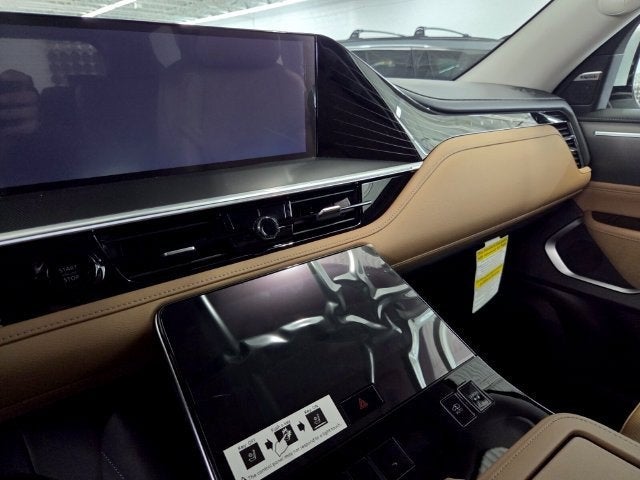 2027 INFINITI QX80 Luxe 2WD