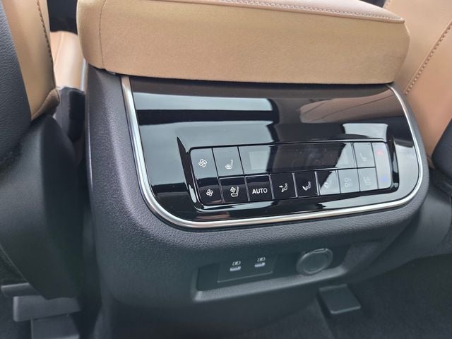 2027 INFINITI QX80 Luxe 2WD