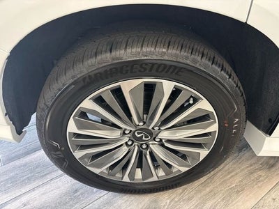 2027 INFINITI QX80 Luxe 2WD