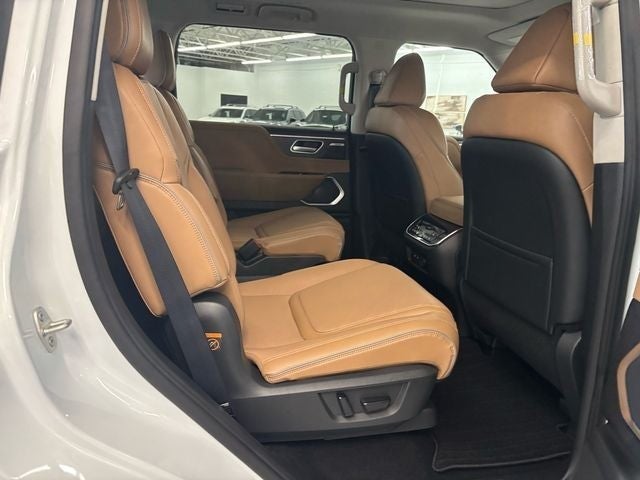 2027 INFINITI QX80 Luxe 2WD
