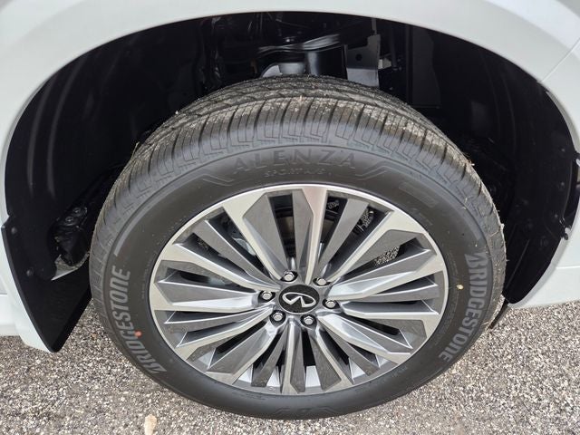 2027 INFINITI QX80 Luxe 4WD