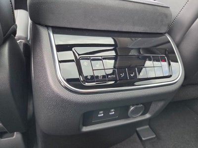 2027 INFINITI QX80 Luxe 4WD