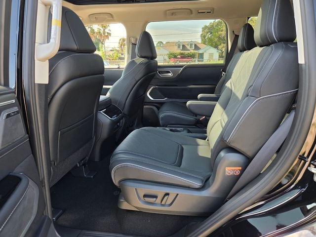 2027 INFINITI QX80 Luxe 4WD