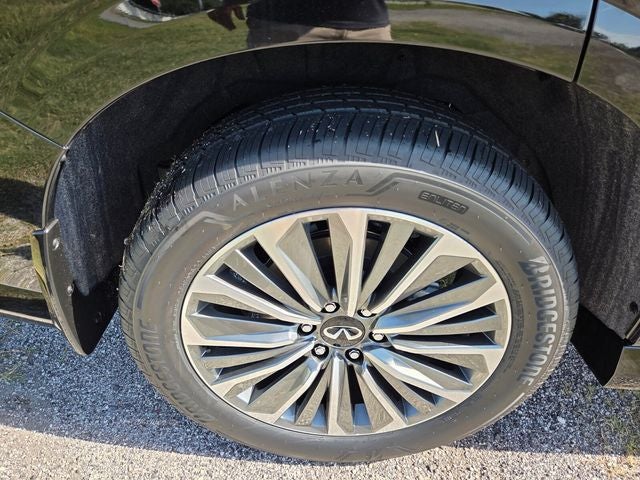 2027 INFINITI QX80 Luxe 4WD