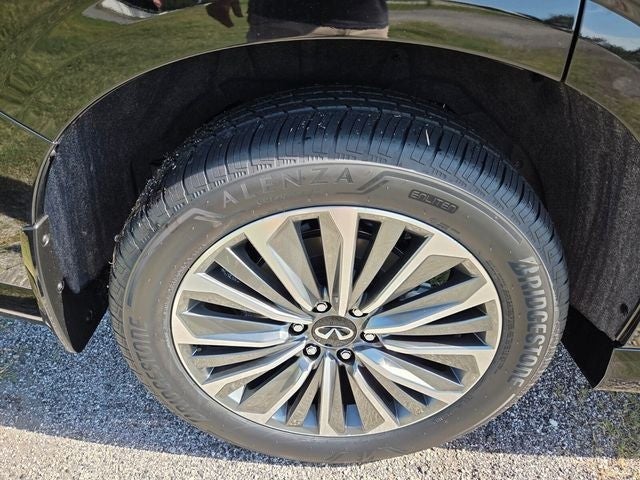 2027 INFINITI QX80 Luxe 4WD