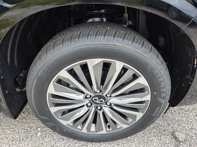 2027 INFINITI QX80 Luxe 2WD