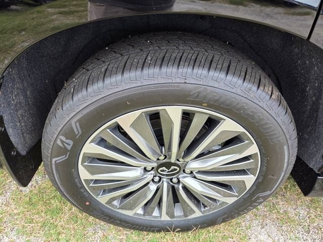 2027 INFINITI QX80 Luxe 2WD